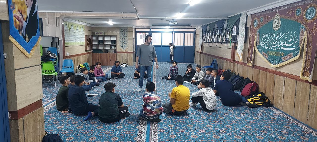 کلاس هیبریدی بازیگری در اولین مدرسه هیبریدی ایران
